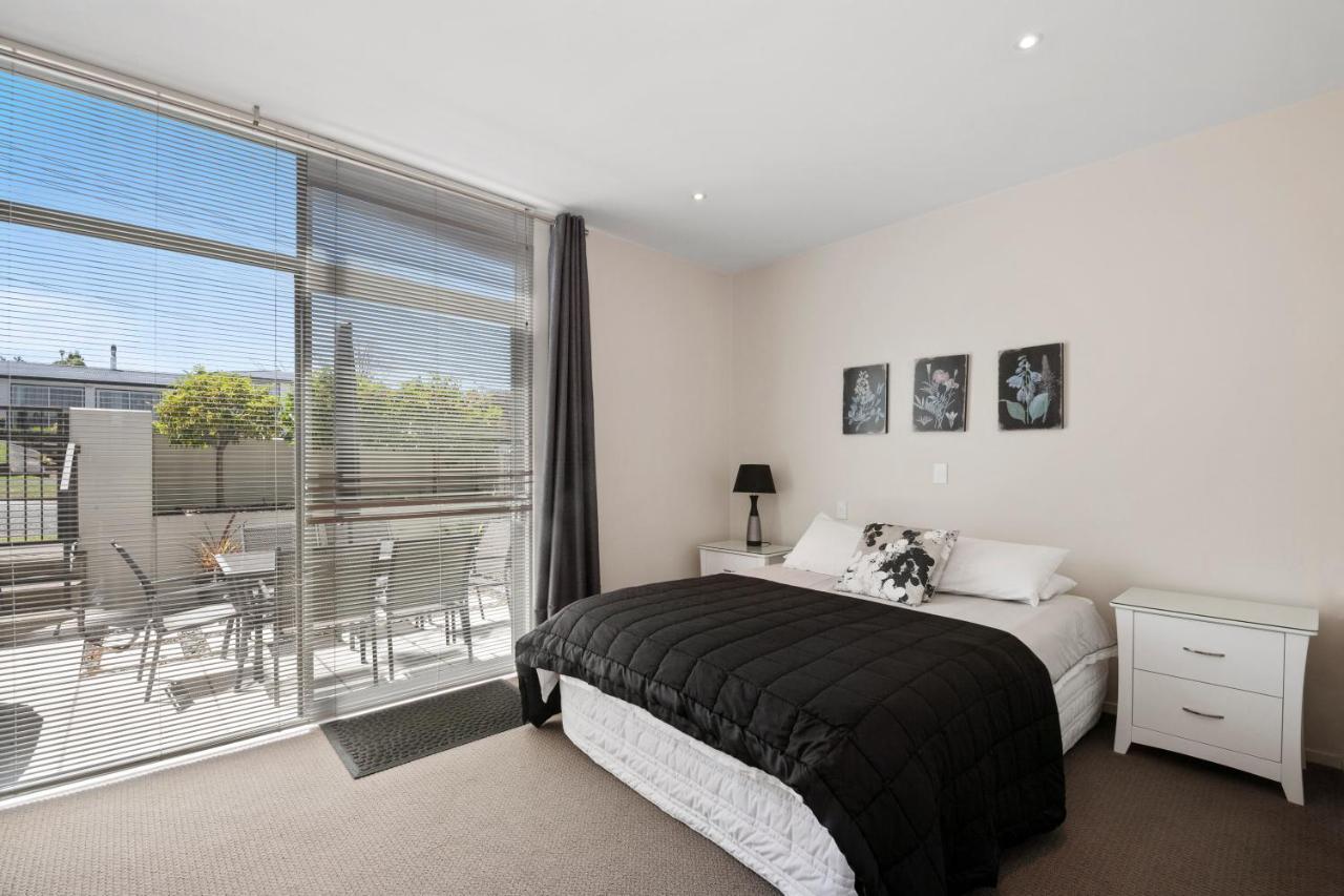 Marinaside Villa - Taupo Holiday Apartment Buitenkant foto