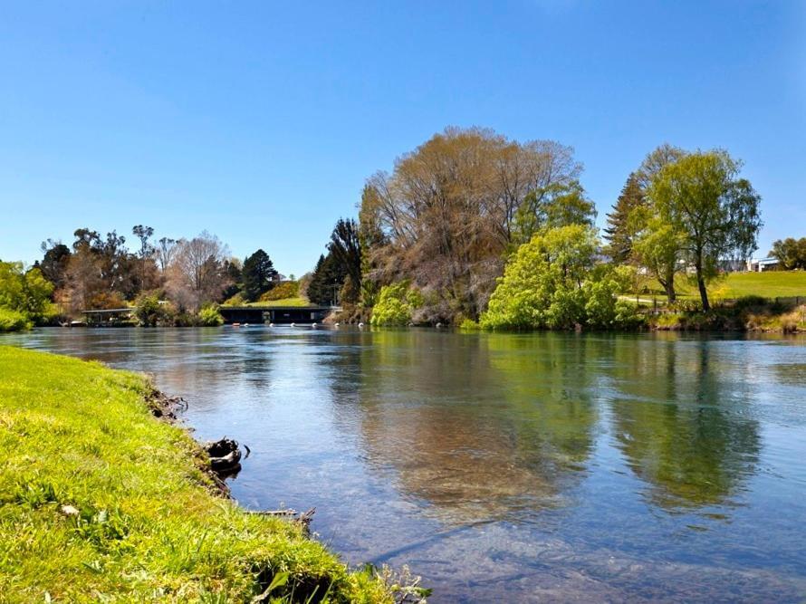 Marinaside Villa - Taupo Holiday Apartment Buitenkant foto